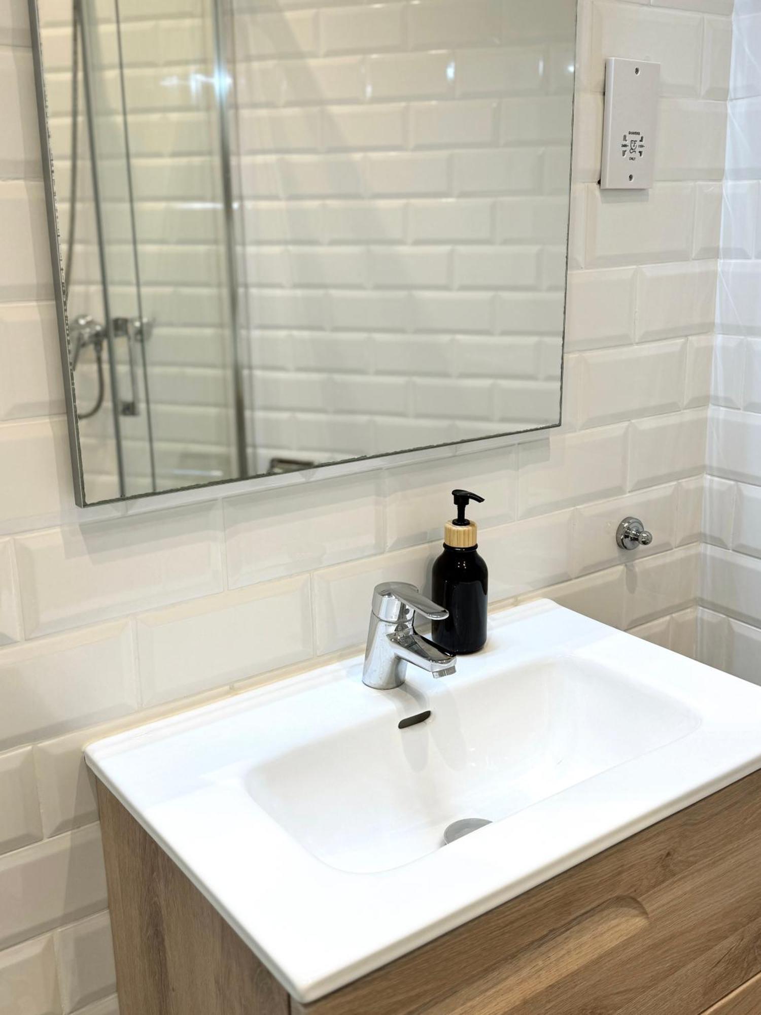 Stylish City Centre Studio - Grand Central House Gibraltar Exterior foto